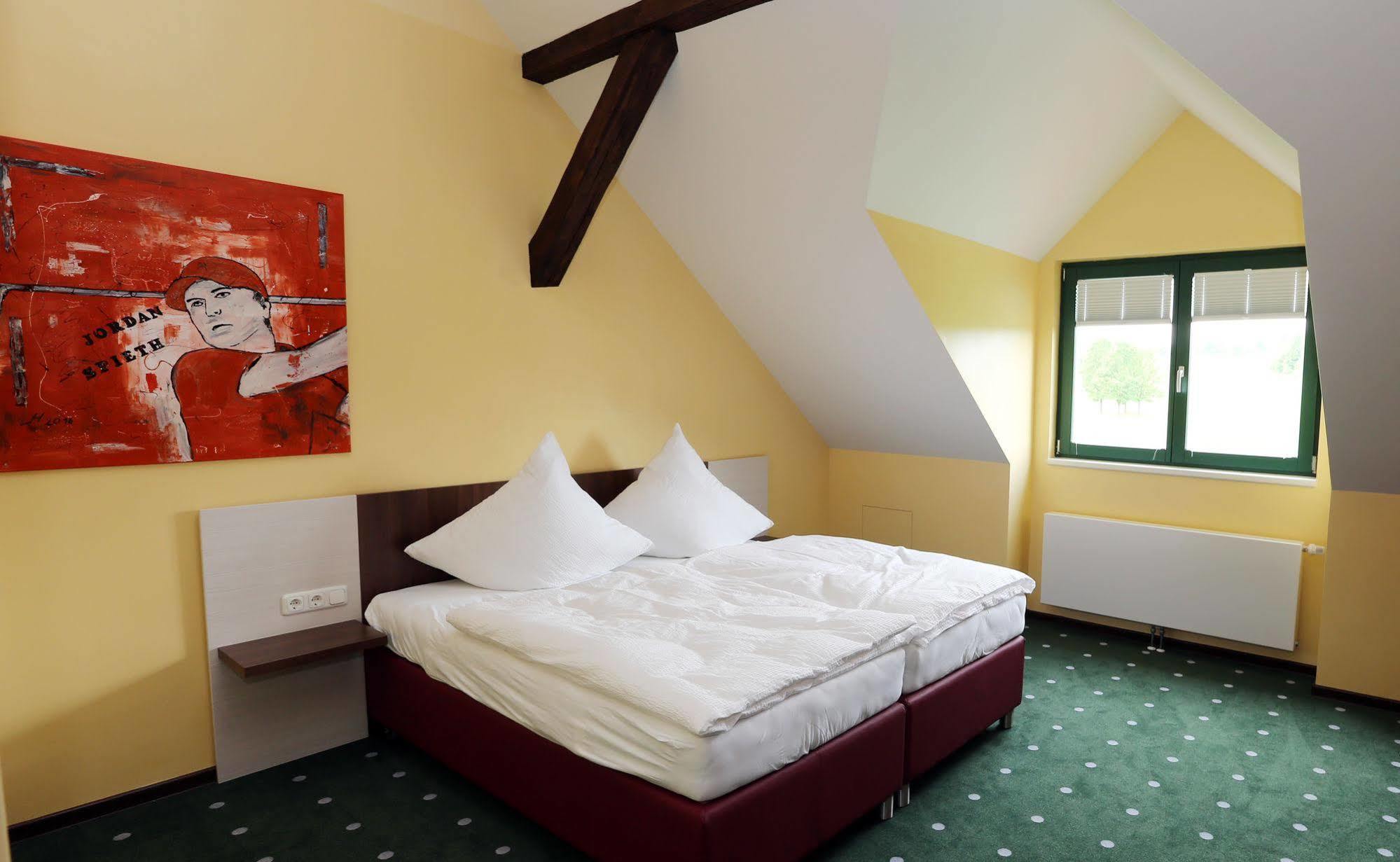 Lauterbach Apartments Golfpark Schlossgut Sickendorf מראה חיצוני תמונה