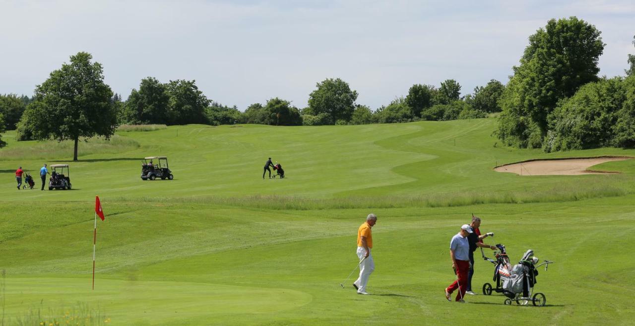 Lauterbach Apartments Golfpark Schlossgut Sickendorf מראה חיצוני תמונה